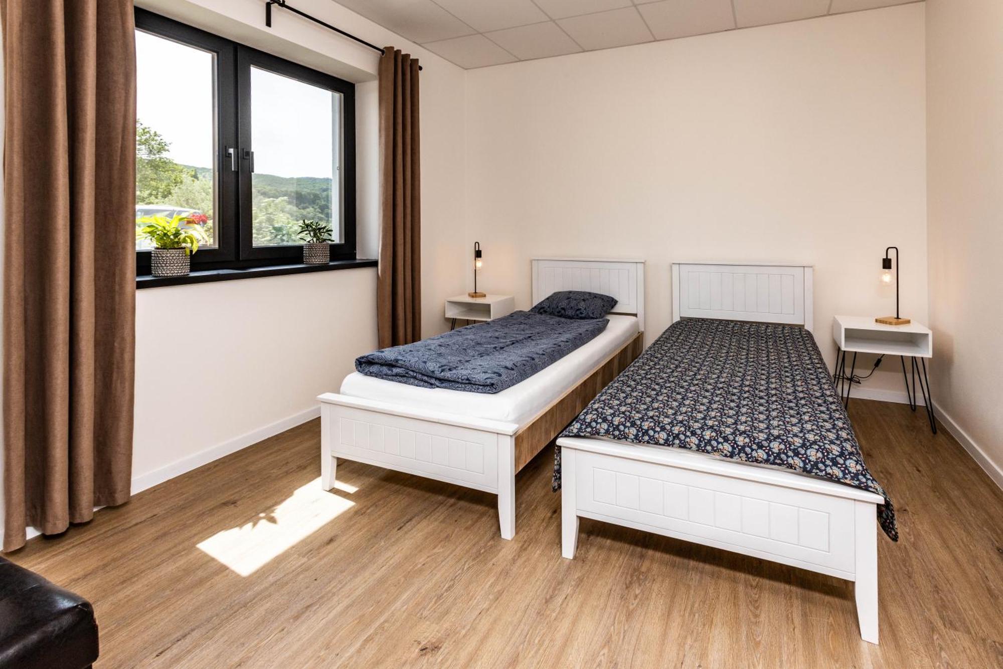 Sunny Apartment With Free Parking สโวเลิน ภายนอก รูปภาพ
