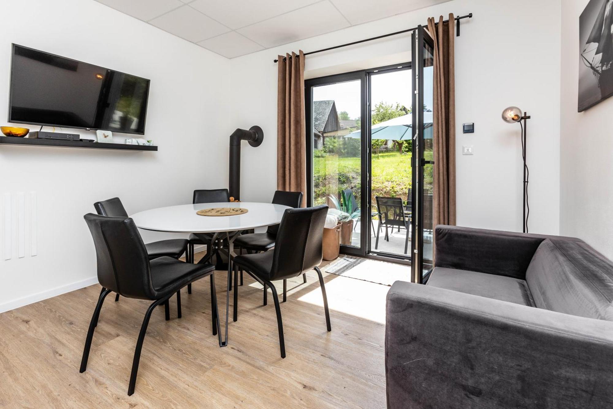 Sunny Apartment With Free Parking สโวเลิน ภายนอก รูปภาพ
